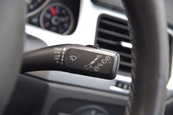 VOLKSWAGEN TOUAREG 3.0h TSI V6 Hybrid SUV 5dr Petrol Hybrid Tiptronic 4WD Euro 5 (s