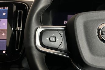 VOLVO C40 Recharge 69kWh Core SUV 5dr Electric Auto (231 ps) Front / Rear 