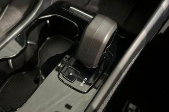 VOLVO C40 Recharge 69kWh Core SUV 5dr Electric Auto (231 ps) Front / Rear 