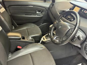 RENAULT SCENIC 1.5 dCi Dynamique TomTom MPV 5dr Diesel EDC Euro 5 (110 ps)