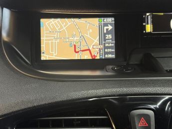 RENAULT SCENIC 1.5 dCi Dynamique TomTom MPV 5dr Diesel EDC Euro 5 (110 ps)
