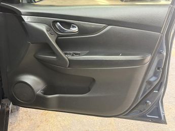 NISSAN X-TRAIL 1.6 dCi Tekna SUV 5dr Diesel XTRON Euro 6 (s/s) (130 ps)