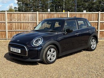 MINI HATCH 1.5 Cooper Classic Hatchback 5dr Petrol Steptronic Euro 6 (s/s) 