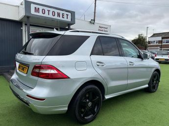 MERCEDES-BENZ M-CLASS 2.1 ML250 BlueTEC AMG Sport SUV 5DR AUTOMATIC  Diesel G-Tronic 4