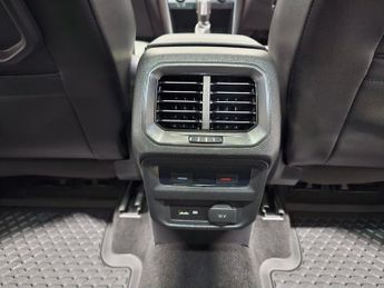 VOLKSWAGEN TIGUAN 1.5 TSI EVO R-Line Tech SUV 5dr Petrol DSG Euro 6 (s/s) (150 ps)