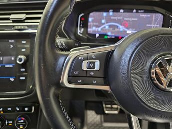 VOLKSWAGEN TIGUAN 1.5 TSI EVO R-Line Tech SUV 5dr Petrol DSG Euro 6 (s/s) (150 ps)