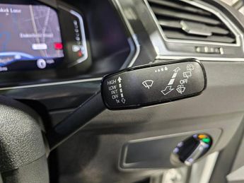 VOLKSWAGEN TIGUAN 1.5 TSI EVO R-Line Tech SUV 5dr Petrol DSG Euro 6 (s/s) (150 ps)