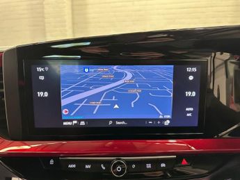 VAUXHALL MOKKA ELECTRIC 50kWh SRi Premium SUV 5dr Electric Auto (136 ps)