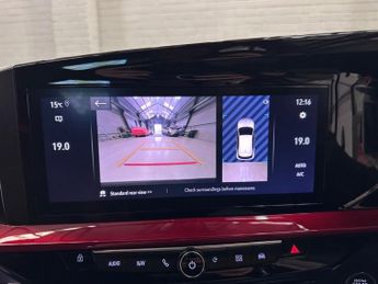 VAUXHALL MOKKA ELECTRIC 50kWh SRi Premium SUV 5dr Electric Auto (136 ps)