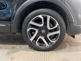 RENAULT CAPTUR 1.2 TCe ENERGY Signature Nav SUV 5dr Petrol Auto Euro 6 (s/s) (1