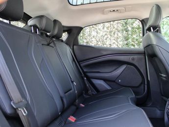 FORD MUSTANG MACH-E Extended Range 91kWh SUV 5dr Electric Automatic (294 ps)