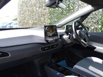 VOLKSWAGEN ID.3 Pro Performance 58kWh Tech Hatchback 5dr Electric Auto (204 ps)