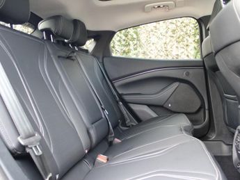 FORD MUSTANG MACH-E Extended Range 91kWh SUV 5dr Electric Automatic (294 ps)