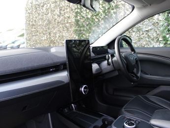 FORD MUSTANG MACH-E Extended Range 91kWh SUV 5dr Electric Automatic (294 ps)