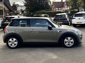 MINI HATCH 1.5 Cooper Hatchback 3dr Petrol Steptronic Euro 6 (s/s) (136 ps)