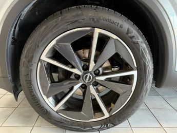 NISSAN QASHQAI 1.3 DIG-T MHEV Tekna SUV 5dr Petrol Hybrid XTRON Euro 6 (s/s) (1