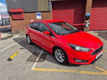 FORD FOCUS 1.6 Zetec Hatchback 5dr Petrol Powershift Euro 6 (125 ps)