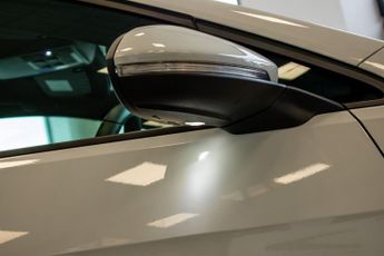 VOLKSWAGEN GOLF 2.0 TSI GTI Hatchback 5dr Petrol DSG Euro 6 (s/s) (230 ps)