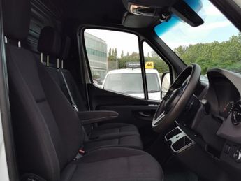 MERCEDES-BENZ SPRINTER MERCEDES-BENZ SPRINTER 315CDI L2 DIESEL RWD 3.5t H2 Progressive 