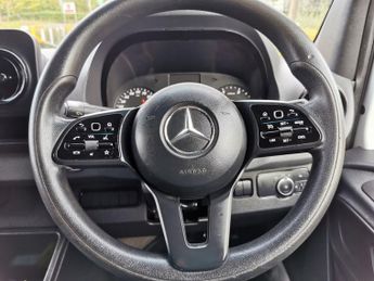 MERCEDES-BENZ SPRINTER MERCEDES-BENZ SPRINTER 315CDI L2 DIESEL RWD 3.5t H2 Progressive