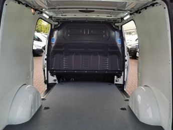 MERCEDES-BENZ EVITO 116 e 66kWh Progressive Panel Van 6dr Electric Auto FWD L2 (LWB)