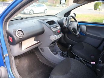 PEUGEOT 107 1.0 12V Urban Hatchback 5dr Petrol Manual Euro 4 (68 ps)
