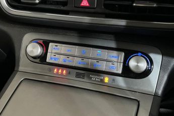 HYUNDAI KONA 39kWh SE Connect SUV 5dr Electric Auto (10.5kW Charger) (136 ps)