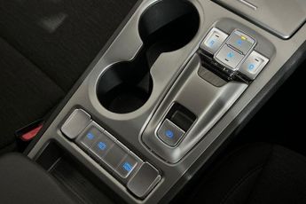 HYUNDAI KONA 39kWh SE Connect SUV 5dr Electric Auto (10.5kW Charger) (136 ps)