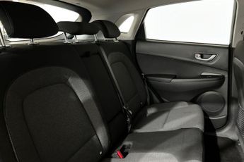 HYUNDAI KONA 39kWh SE Connect SUV 5dr Electric Auto (10.5kW Charger) (136 ps)