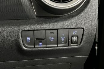 HYUNDAI KONA 39kWh SE Connect SUV 5dr Electric Auto (10.5kW Charger) (136 ps)