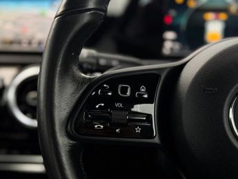 MERCEDES-BENZ A-CLASS 1.3 A180 SE Hatchback 5dr Petrol 7G-DCT Euro 6 (s/s) (136 ps)