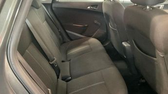 VAUXHALL ASTRA 2.0 CDTi SRi Hatchback 5dr Diesel Auto Euro 5 (165 ps)