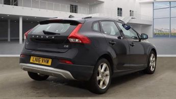 VOLVO V40 CROSS COUNTRY 2.0 D2 Lux Nav Hatchback 5dr Diesel Auto Euro 6 (s/s) (120 ps)