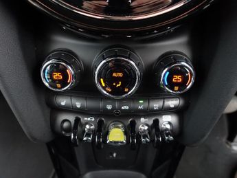 MINI Electric Hatch Cooper SE 32.6kWh Level 2 Hatchback 3dr Electric Auto (184 ps)