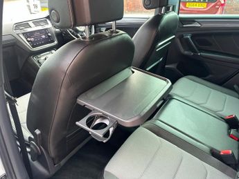 VOLKSWAGEN TIGUAN 2.0 TDI R-Line SUV 5dr Diesel DSG 4Motion Euro 6 (s/s) (150 ps)