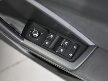 AUDI Q3 1.5 TFSI CoD 35 Black Edition SUV 5dr Petrol S Tronic Euro 6 (s/