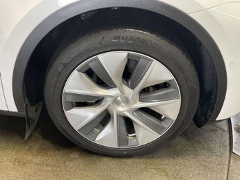 TESLA MODEL Y (Dual Motor) Long Range SUV 5dr Electric Auto 4WDE (384 bhp)