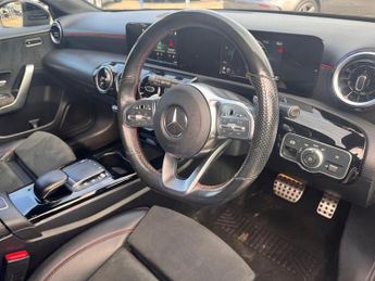 MERCEDES-BENZ A-CLASS 2.0 A200d AMG Line Hatchback 5dr Diesel 8G-DCT Euro 6 (s/s) (150