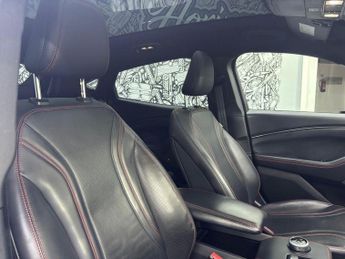 FORD MUSTANG MACH-E Standard Range 70kWh SUV 5dr Electric Automatic AWD (269 ps)