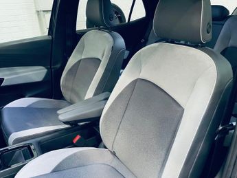 VOLKSWAGEN ID.3 Pro Performance 58kWh 1ST Edition Hatchback 5dr Electric Auto (2
