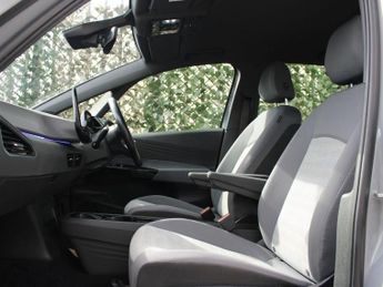 VOLKSWAGEN ID.3 Pro Performance 58kWh Life Hatchback 5dr Electric Auto (204 ps)