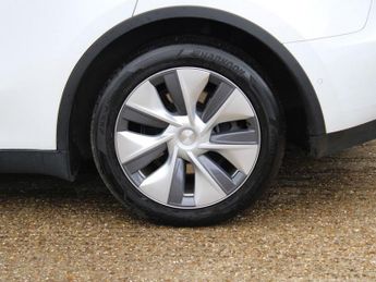 TESLA MODEL Y (Dual Motor) Long Range SUV 5dr Electric Auto 4WDE (384 bhp)