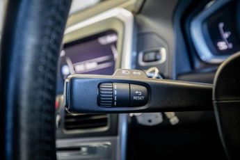 VOLVO XC60 2.4 D4 SE Lux Nav SUV 5dr Diesel Auto AWD Euro 6 (s/s) (190 ps)