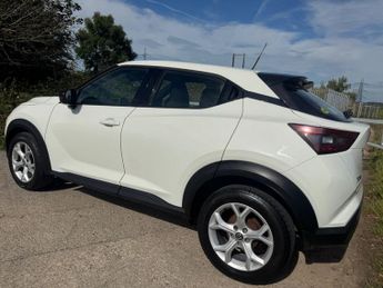 NISSAN JUKE 1.0 DIG-T Acenta SUV 5dr Petrol DCT Auto Euro 6 (s/s) (114 ps)