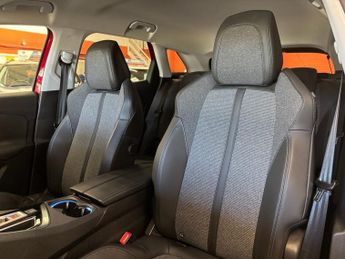 PEUGEOT 3008 1.6 THP Allure SUV 5 Door Petrol Automatic Red EAT Euro 6 1 Owne