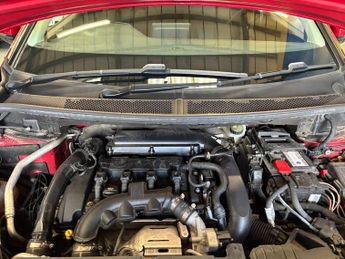 PEUGEOT 3008 1.6 THP Allure SUV 5 Door Petrol Automatic Red EAT Euro 6 1 Owne