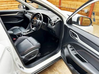 MG MG ZS 1.0 T-GDI Exclusive SUV 5dr Petrol Auto Euro 6 (111 ps)