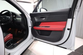 JAGUAR XF 3.0d V6 S Sportbrake 5dr Diesel Auto Euro 6 (s/s) (300 ps)