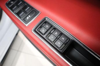 JAGUAR XF 3.0d V6 S Sportbrake 5dr Diesel Auto Euro 6 (s/s) (300 ps)