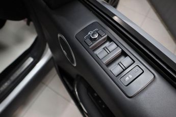 LAND ROVER DISCOVERY 3.0 SD V6 HSE Luxury SUV 5dr Diesel Auto 4WD Euro 6 (s/s) (306 p